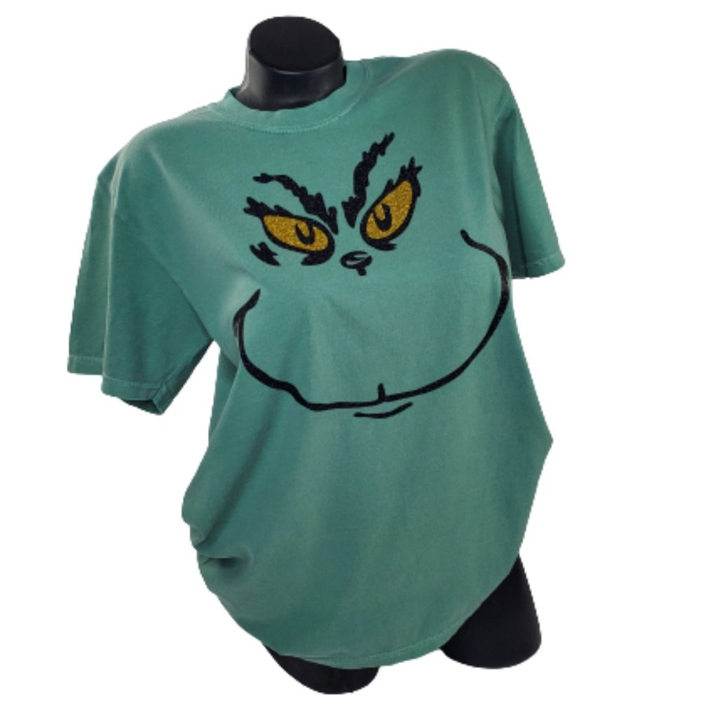 Grinch Face Comfort Cozy Loungie T-shirt, Funny Christmas T-shirt. Med